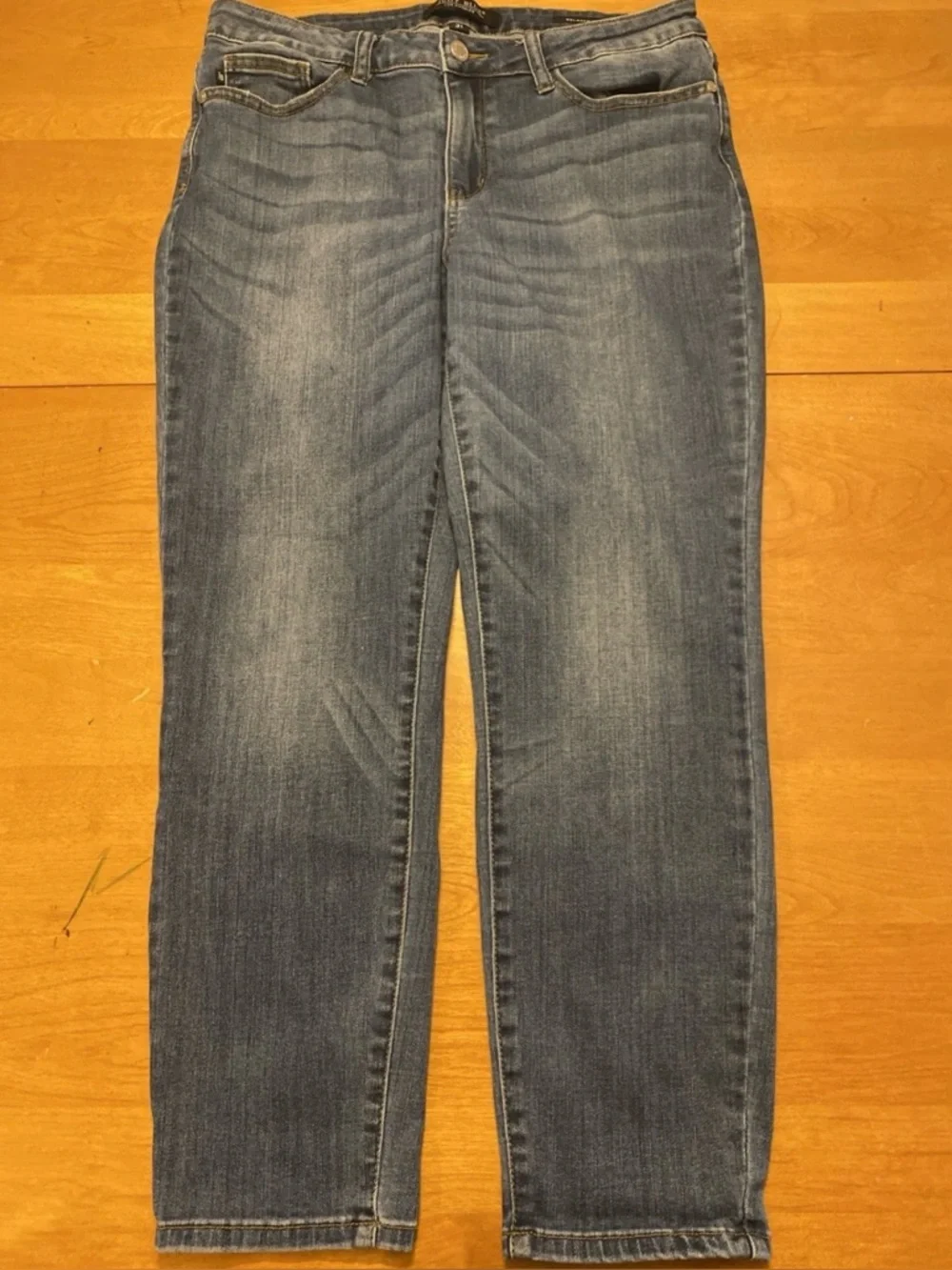 Judy Blue Women's Blue Denim Ankle Jeans - Picture 1 of 7